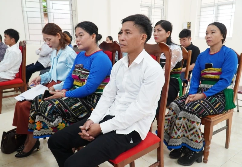 Cử tri xã Sơn Thủy phản ánh nhiều vấn đề dân sinh