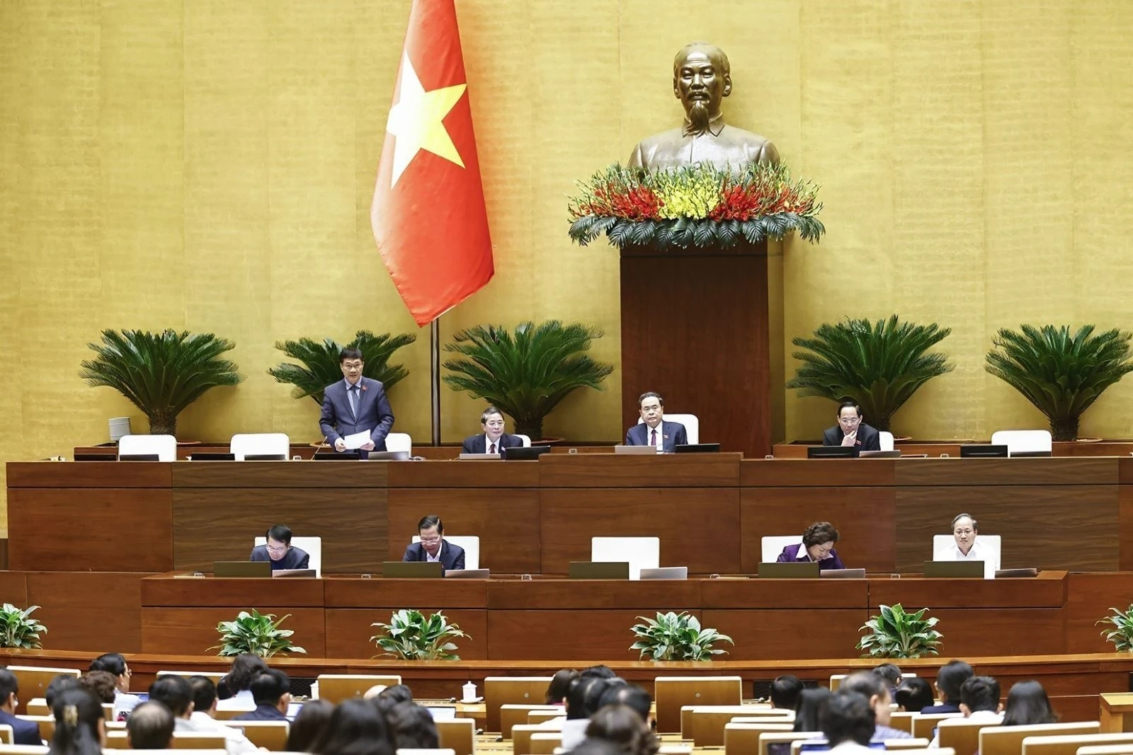 Kết thúc tuần làm việc thứ 4: Quốc hội thảo luận nhiều nội dung quan trọng, biểu quyết thông qua Nghị quyết về phương án phân bổ ngân sách