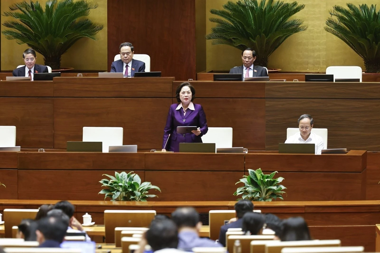 Kết thúc tuần làm việc thứ 4: Quốc hội thảo luận nhiều nội dung quan trọng, biểu quyết thông qua Nghị quyết về phương án phân bổ ngân sách