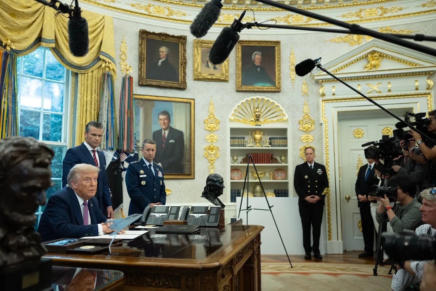 Nhà Trắng họp bàn phương án quân sự có thể với Venezuela