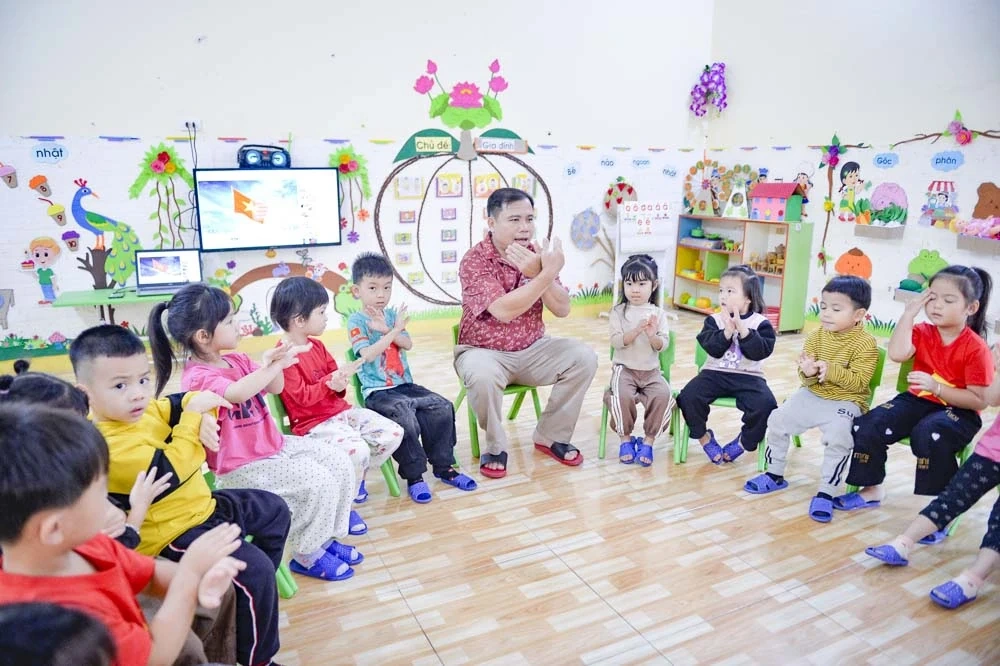 [E - Magazine] Những “người mẹ đặc biệt” gieo chữ nơi “thâm sơn cùng cốc”