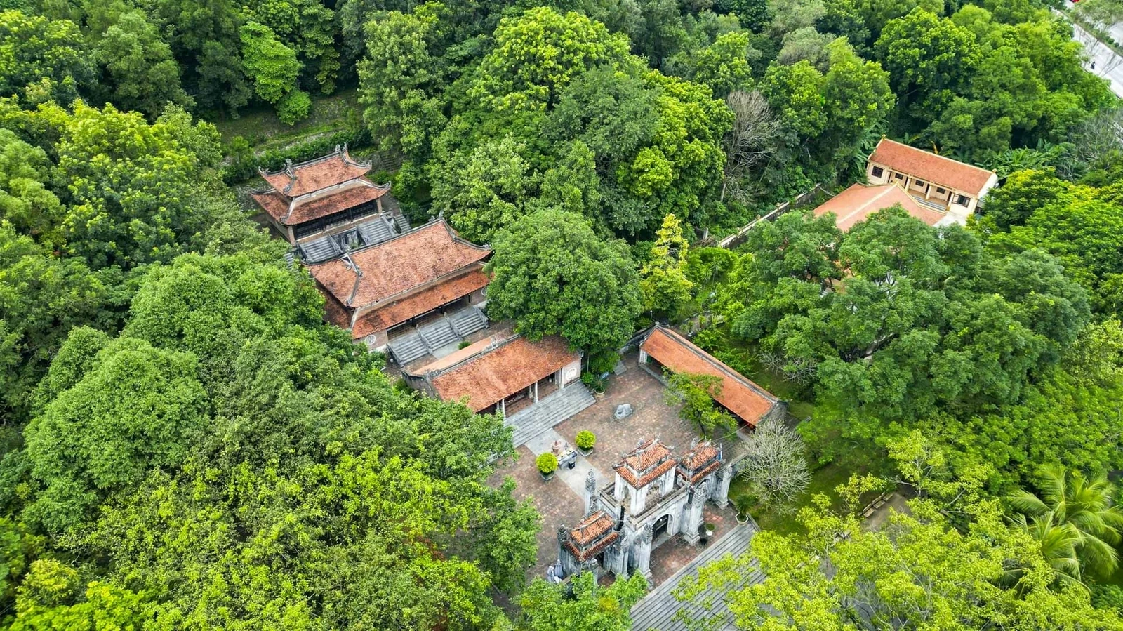 Năm 2014, đền Bà Triệu được công nhận là Di tích quốc gia đặc biệt về lịch sử và kiến trúc nghệ thuật. Đến năm 2022, Lễ hội đền Bà Triệu được ghi danh là Di sản văn hóa phi vật thể quốc gia.