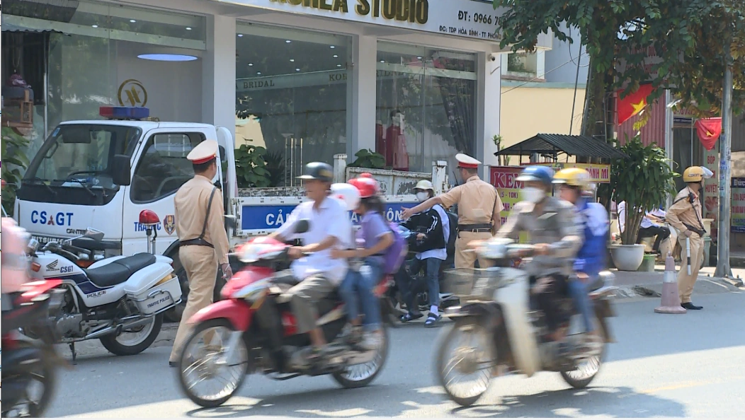 Điều tra các tuyến giao thông, đảm bảo trật tự ATGT tháng cuối năm