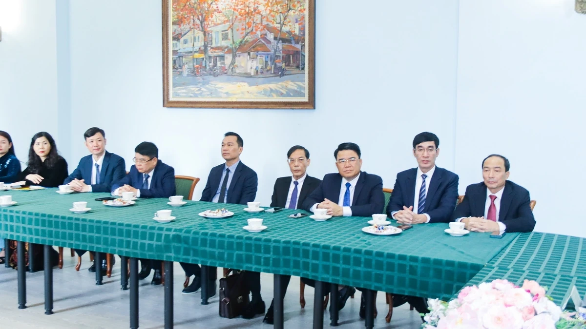 Bí thư Tỉnh ủy Nguyễn Doãn Anh làm việc với Đại sứ quán Việt Nam tại Liên bang Nga