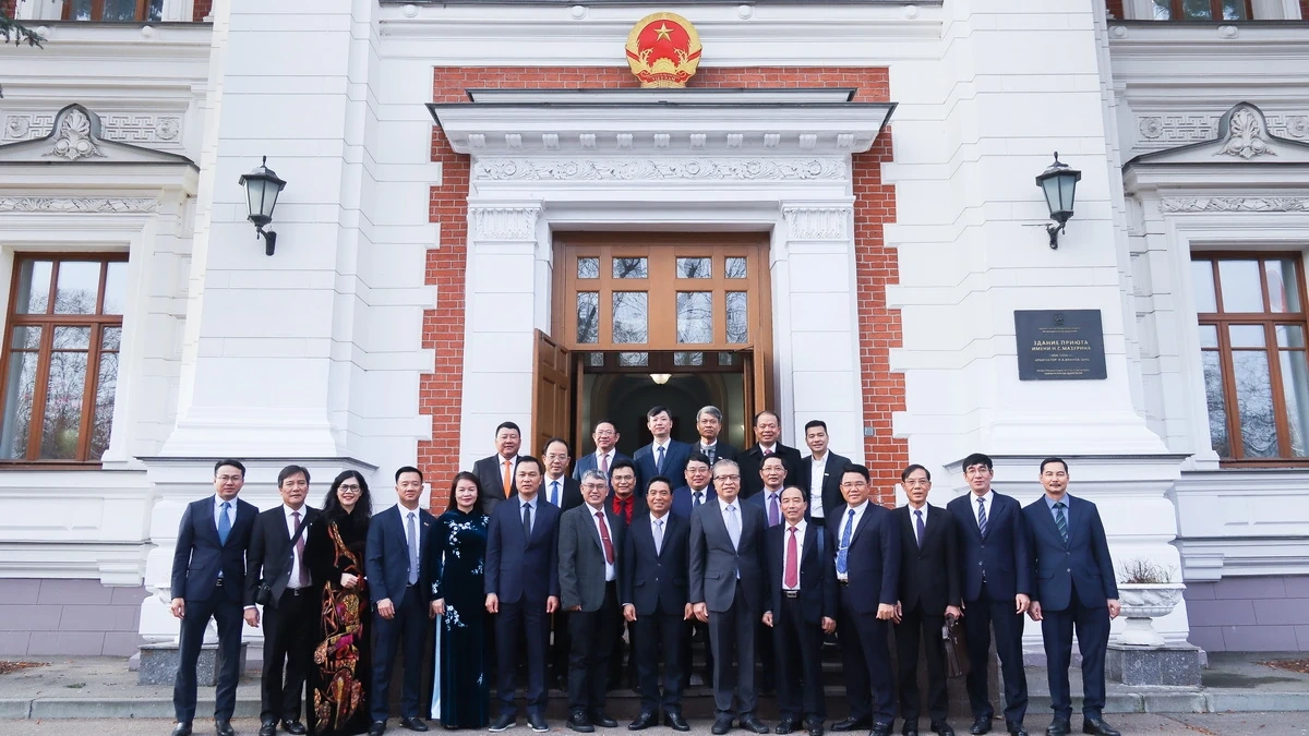 Bí thư Tỉnh ủy Nguyễn Doãn Anh làm việc với Đại sứ quán Việt Nam tại Liên bang Nga