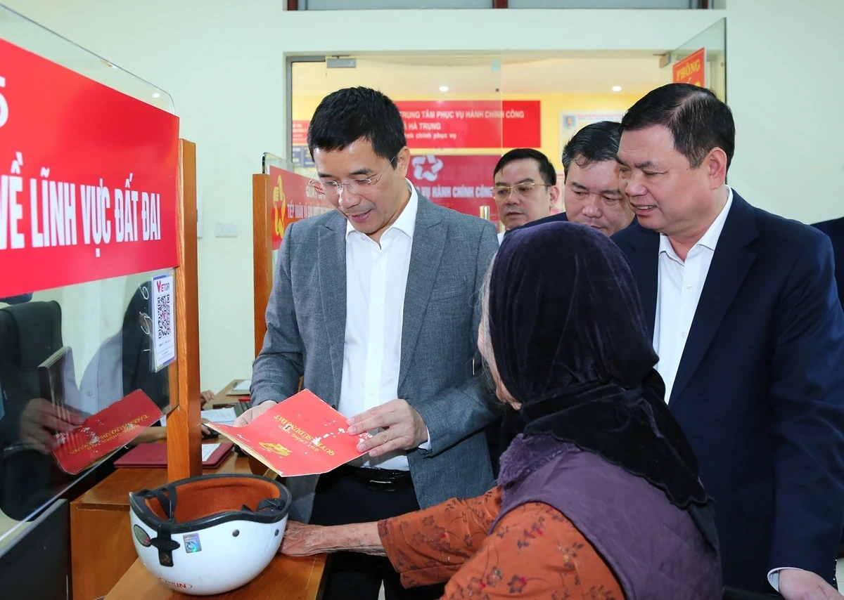 Phó Bí thư Thường trực Tỉnh ủy Nguyễn Hồng Phong thăm, làm việc tại các xã Hà Trung, Tống Sơn