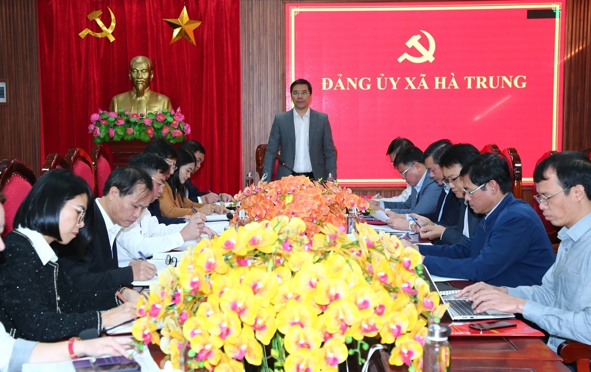 Phó Bí thư Thường trực Tỉnh ủy Nguyễn Hồng Phong thăm, làm việc tại các xã Hà Trung, Tống Sơn