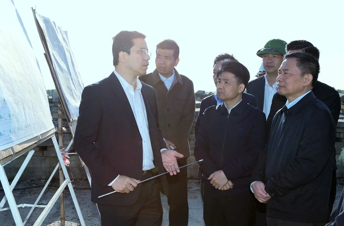 Phó Bí thư Thường trực Tỉnh ủy Nguyễn Hồng Phong thăm, làm việc tại 2 phường Bỉm Sơn, Quang Trung