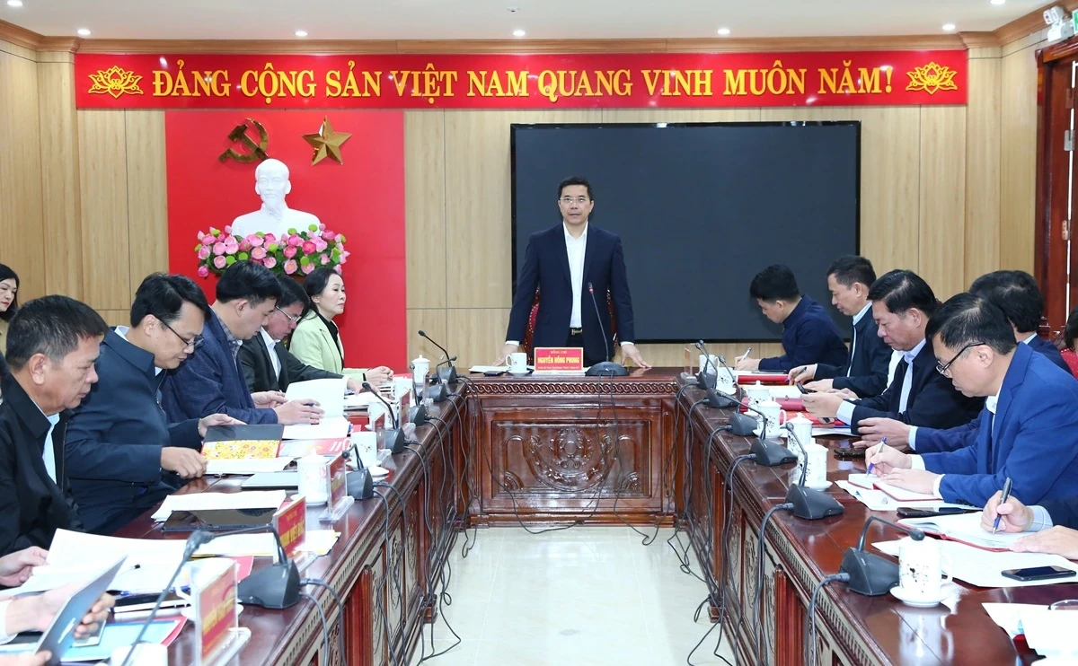 Phó Bí thư Thường trực Tỉnh ủy Nguyễn Hồng Phong thăm, làm việc tại 2 phường Bỉm Sơn, Quang Trung