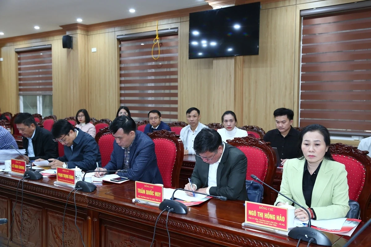 Phó Bí thư Thường trực Tỉnh ủy Nguyễn Hồng Phong thăm, làm việc tại 2 phường Bỉm Sơn, Quang Trung