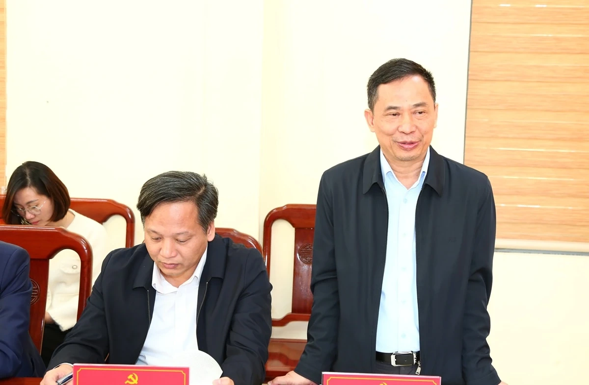 Phó Bí thư Thường trực Tỉnh ủy Nguyễn Hồng Phong thăm, làm việc tại 2 phường Bỉm Sơn, Quang Trung