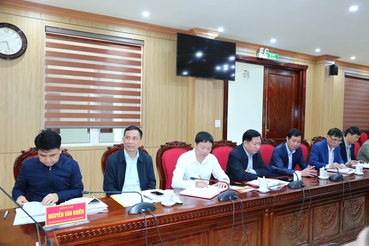 Phó Bí thư Thường trực Tỉnh ủy Nguyễn Hồng Phong thăm, làm việc tại 2 phường Bỉm Sơn, Quang Trung