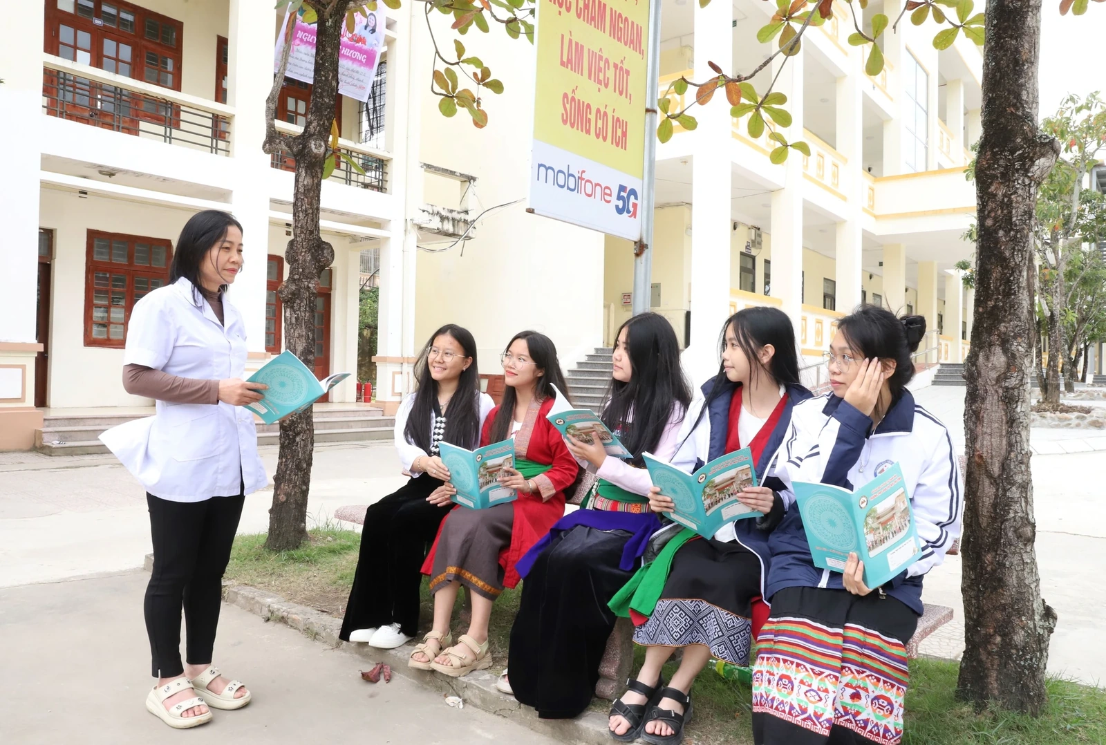 Chăm sóc sức khoẻ sinh sản tuổi vị thành niên: Hành trang tương lai cho thế hệ trẻ