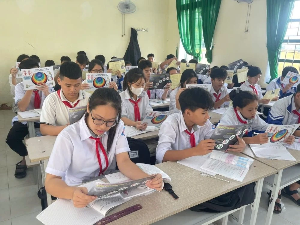 Chăm sóc sức khoẻ sinh sản tuổi vị thành niên: Hành trang tương lai cho thế hệ trẻ