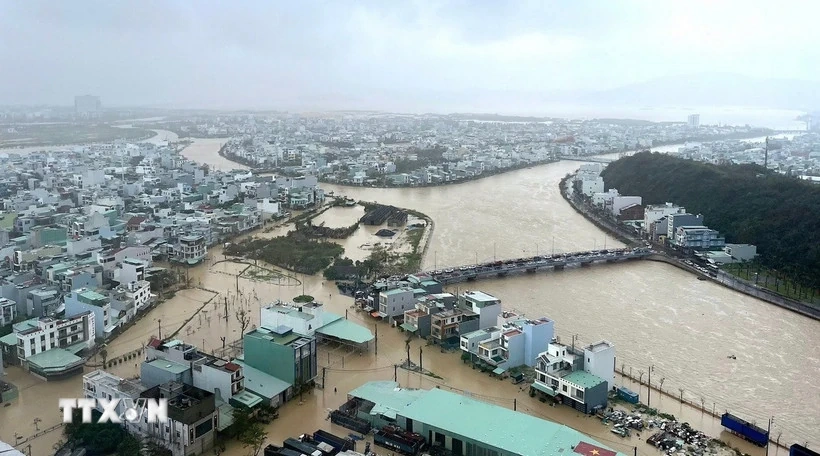 Tổng lực hỗ trợ vùng lũ miền Trung-Tây Nguyên