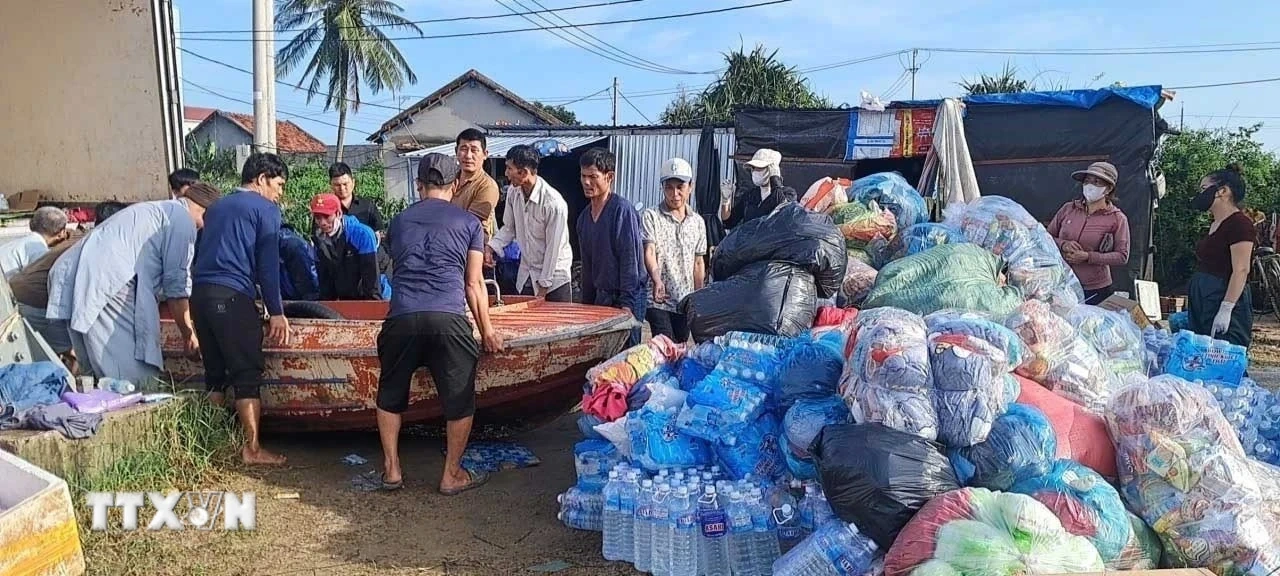 Tổng lực hỗ trợ vùng lũ miền Trung-Tây Nguyên