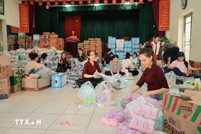 Đồng hành cùng đồng bào miền Trung, Tây Nguyên khắc phục hậu quả mưa lũ