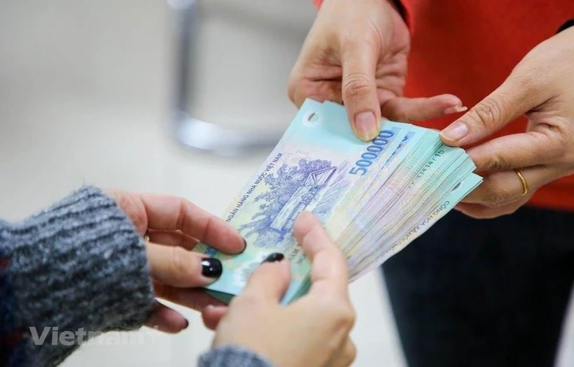 Bộ Nội vụ đề nghị các địa phương báo cáo về thưởng Tết trước ngày 25/12