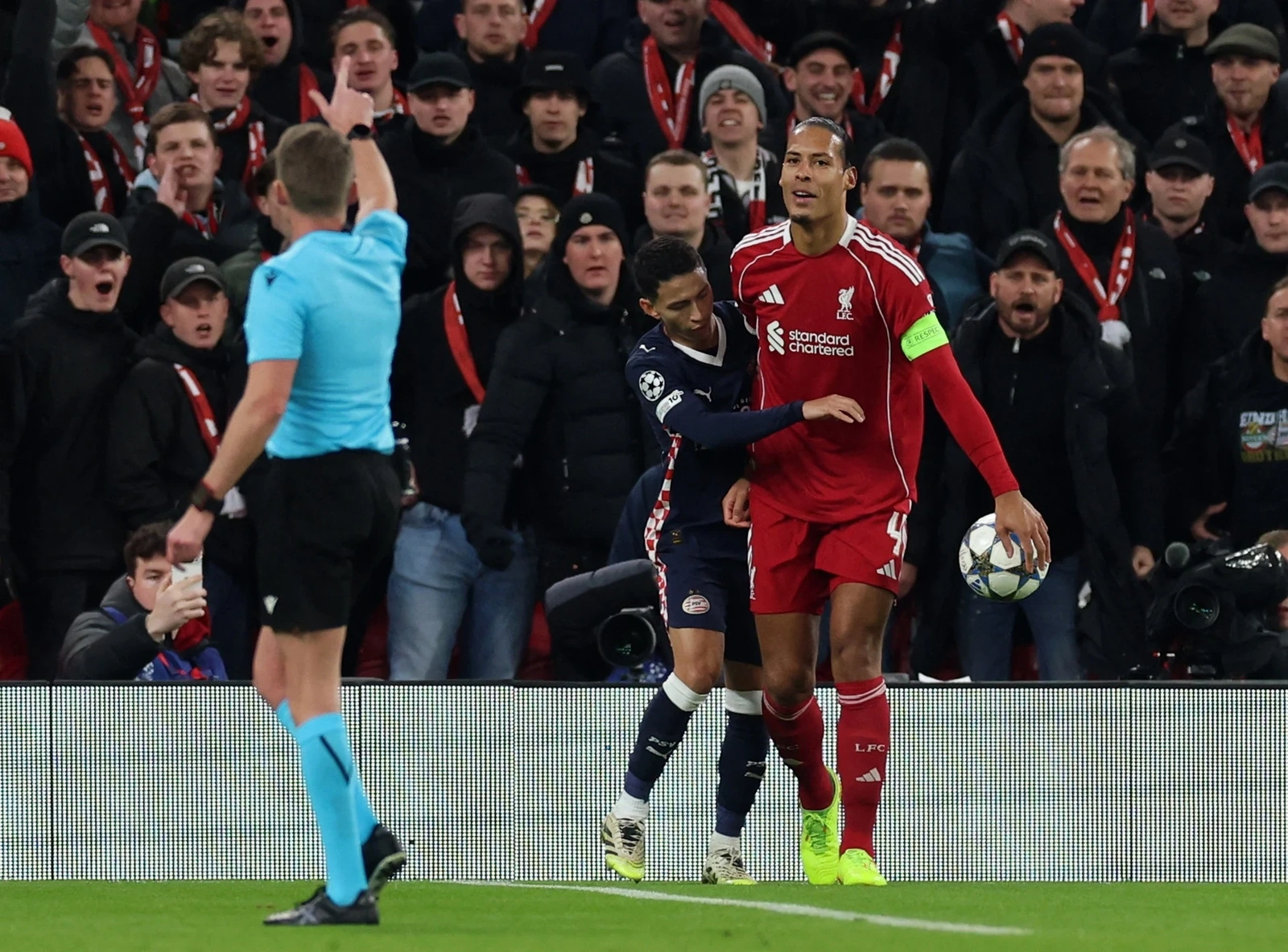 U22 Campuchia rút lui khỏi SEA Games 33; Liverpool thảm bại tại Champions League