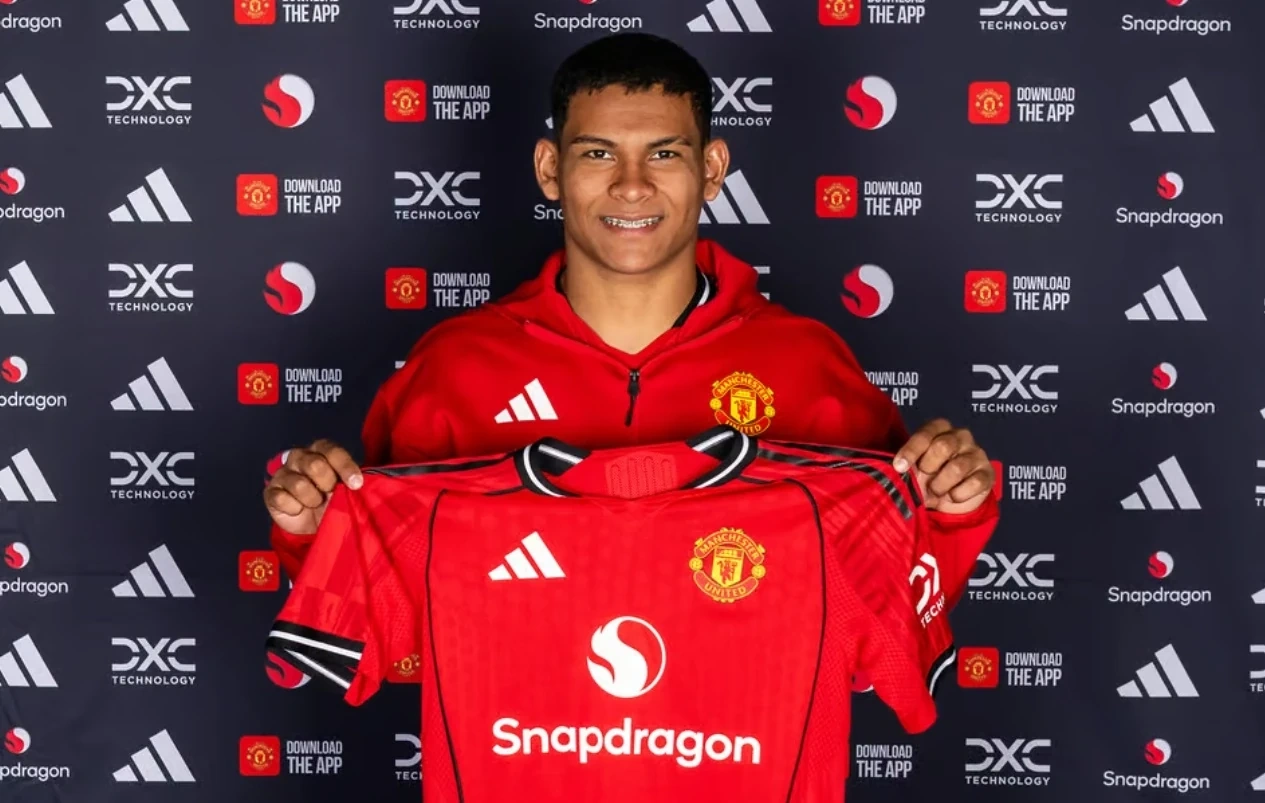 U22 Campuchia rút lui khỏi SEA Games 33; Liverpool thảm bại tại Champions League