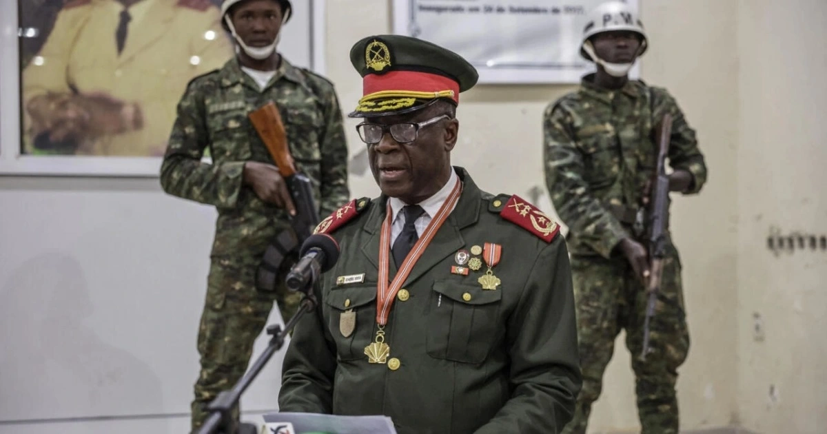 Tướng quân đội Guinea-Bissau nhậm chức Tổng thống lâm thời sau đảo chính, căng thẳng chính trị leo thang