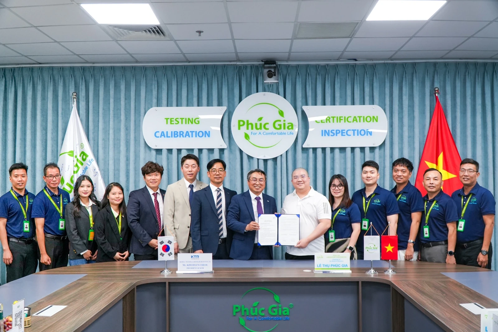 Phúc Gia® - Phòng thử nghiệm đạt chuẩn quốc tế: Giải pháp nền tảng cho sản phẩm chất lượng