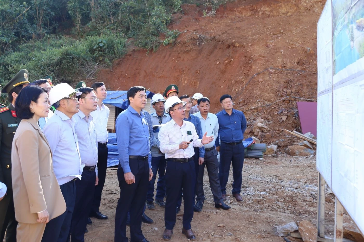 Nỗ lực, quyết tâm hoàn thành các mục tiêu năm 2025, góp phần phát triển kinh tế - xã hội khu vực biên giới phía Tây của tỉnh