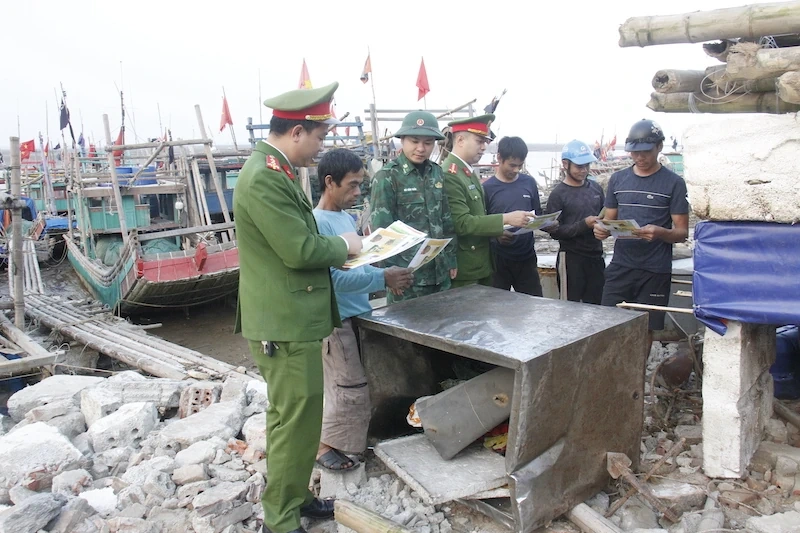 Tập huấn, hướng dẫn tuyên truyền cho các chủ tàu và người dân về PCCC