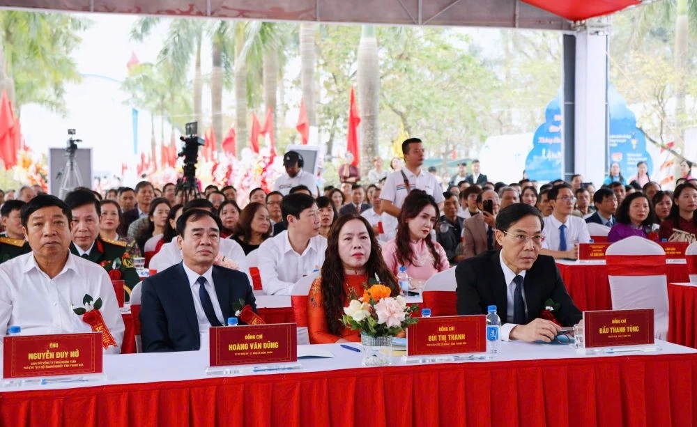 Trường THPT Hoằng Hóa kỷ niệm 15 năm thành lập