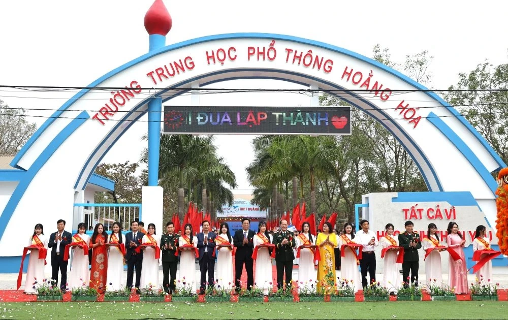 Trường THPT Hoằng Hóa kỷ niệm 15 năm thành lập