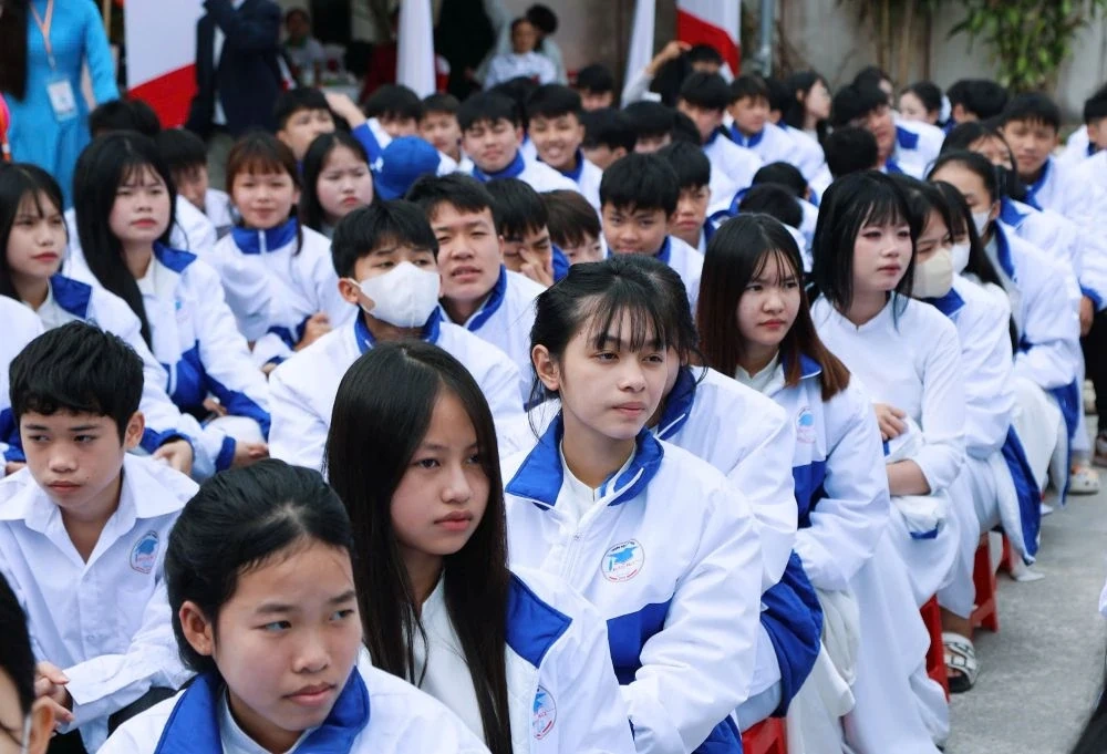 Trường THPT Hoằng Hóa kỷ niệm 15 năm thành lập