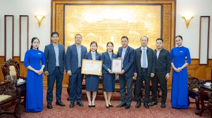 Ngân hàng TMCP Quân đội đóng góp 3 tỷ đồng hỗ trợ thành phố Huế khắc phục hậu quả thiên tai