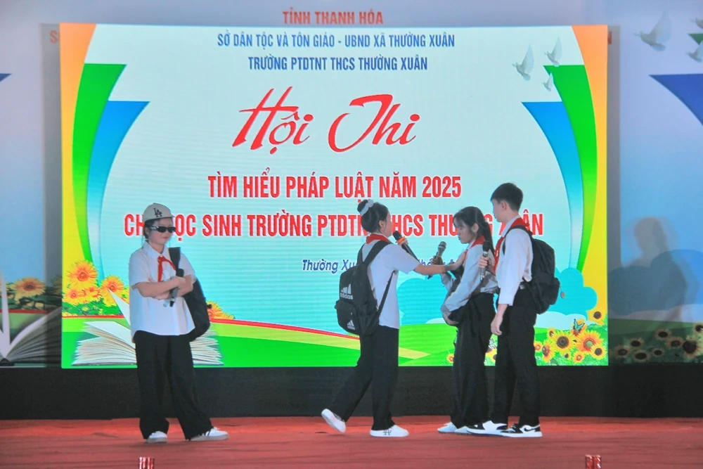 Hội thi tìm hiểu pháp luật ở Trường PTDT Nội trú THCS Thường Xuân