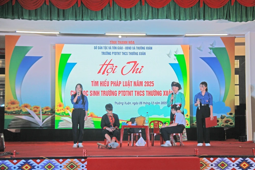 Hội thi tìm hiểu pháp luật ở Trường PTDT Nội trú THCS Thường Xuân