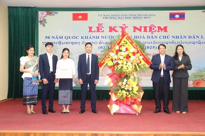 Trường Đại học Hồng Đức kỷ niệm 50 năm Quốc khánh nước Cộng hòa Dân chủ Nhân dân Lào