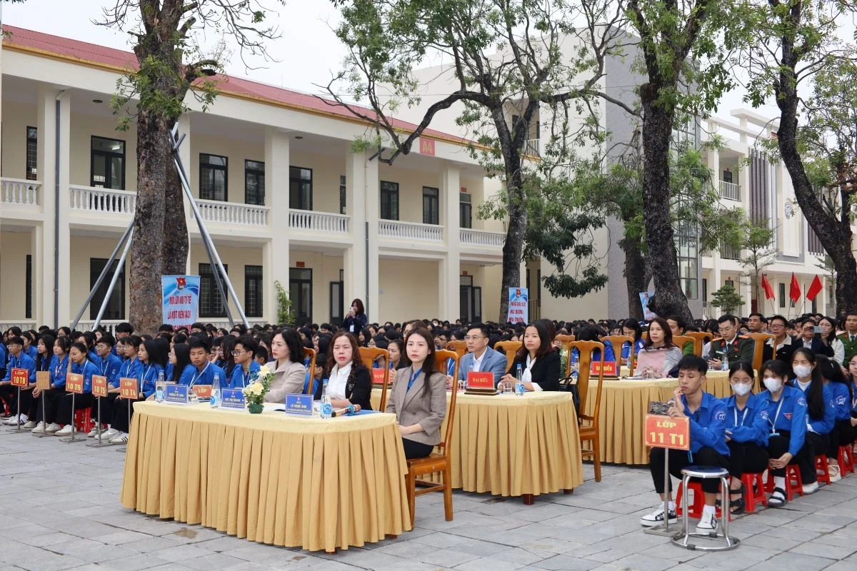 Diễn đàn “Xây dựng tình bạn đẹp - Nói không với bạo lực học đường”