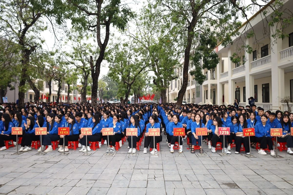 Diễn đàn “Xây dựng tình bạn đẹp - Nói không với bạo lực học đường”