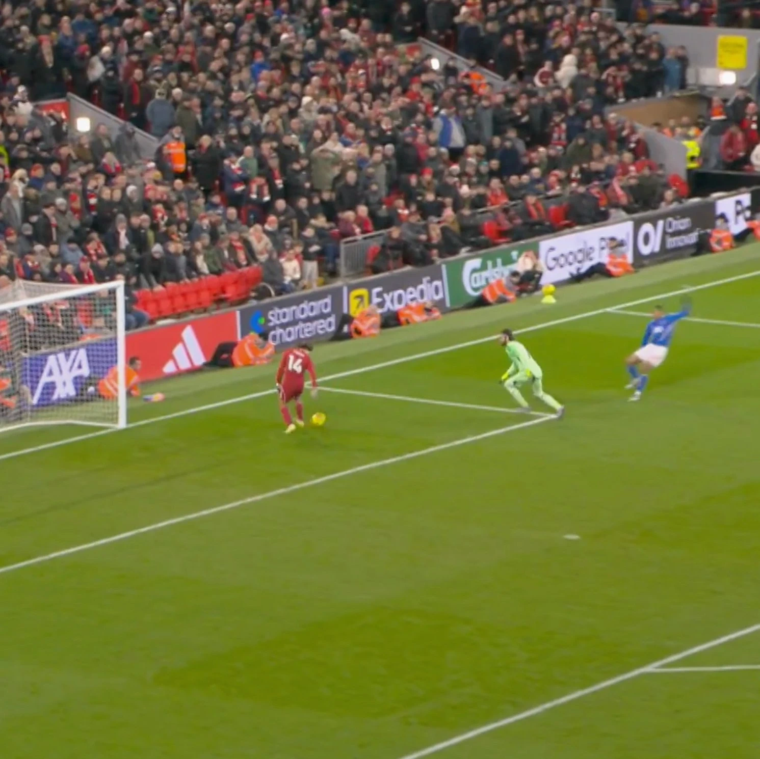 Chủ nhà Thái Lan bị chỉ trích vì sự cố Quốc ca và cờ quốc gia tại SEA Games 33; Arsenal xây chắc ngôi đầu Ngoại Hạng Anh