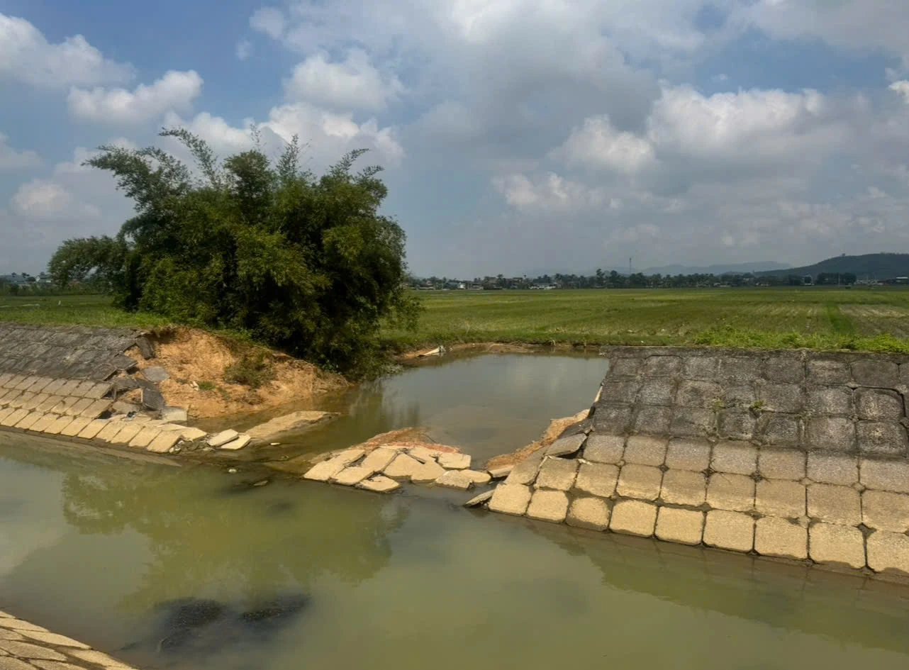 Hệ thống công trình thuỷ lợi xuống cấp - sản xuất nông nghiệp “gặp khó”