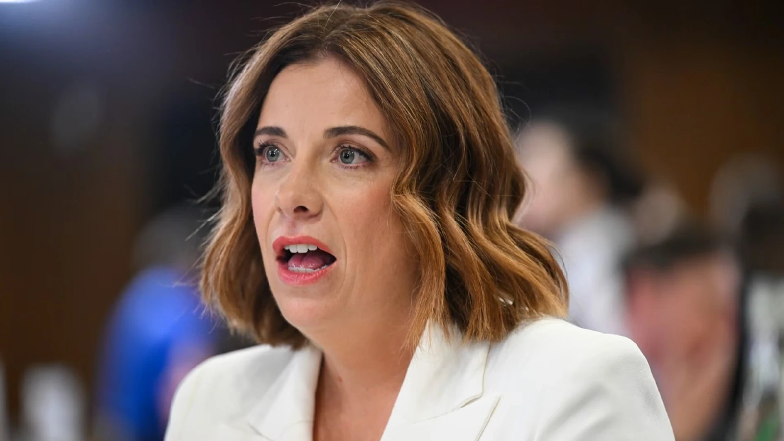 YouTube sẽ tuân thủ lệnh cấm mạng xã hội dành cho thiếu niên tại Australia