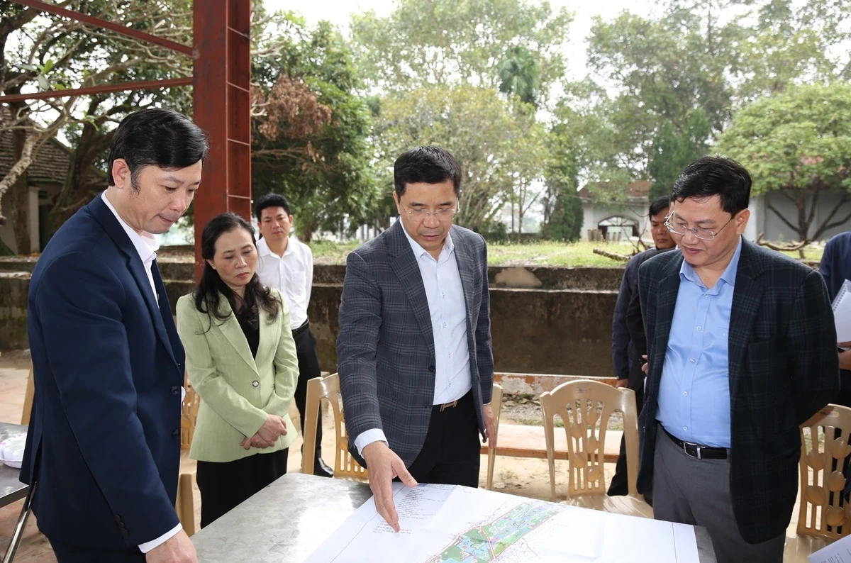 Phó Bí thư Thường trực Tỉnh ủy Nguyễn Hồng Phong thăm, làm việc tại xã Biện Thượng và Vĩnh Lộc