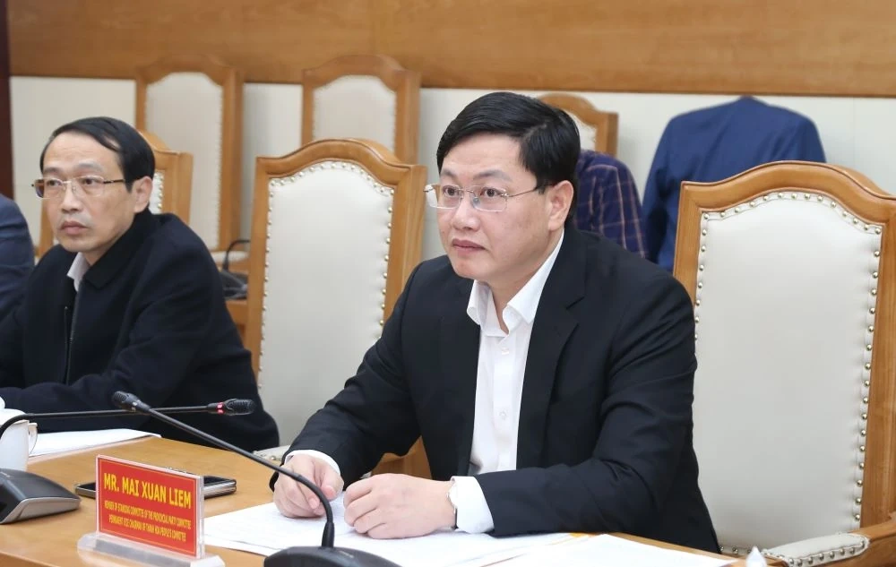 Phó Chủ tịch Thường trực UBND tỉnh Mai Xuân Liêm tiếp và làm việc với đoàn công tác Công ty AsterAuto Vietnam