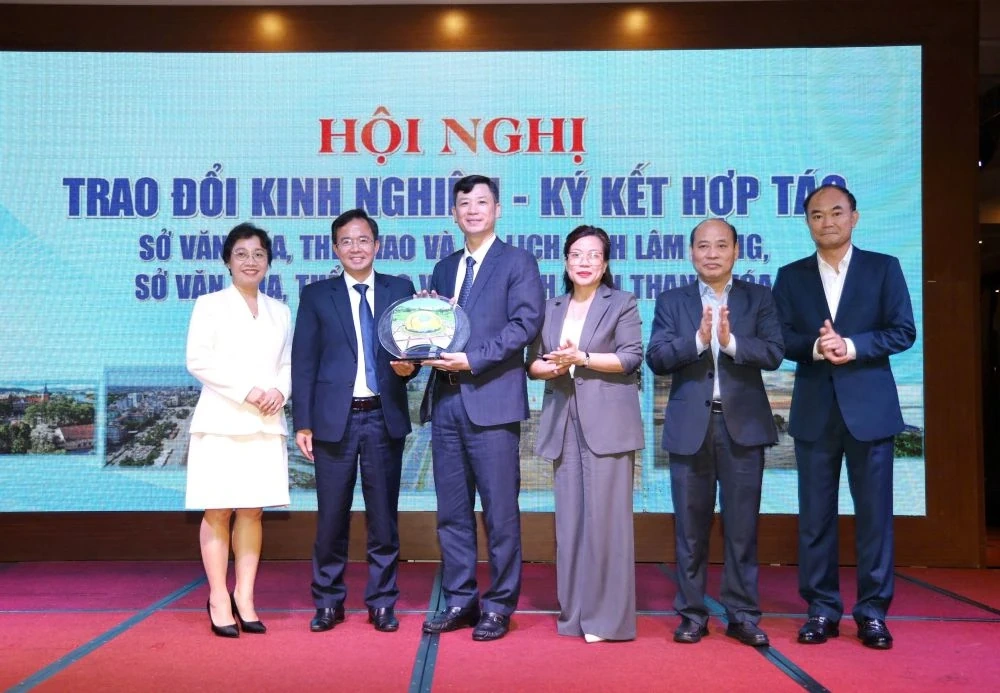 Ký kết hợp tác lĩnh vực văn hóa, thể thao và du lịch giữa Thanh Hóa và Lâm Đồng