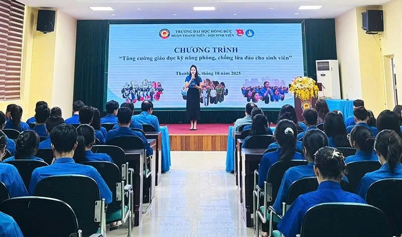 Trang bị kiến thức cho sinh viên trước vấn nạn lừa đảo trực tuyến