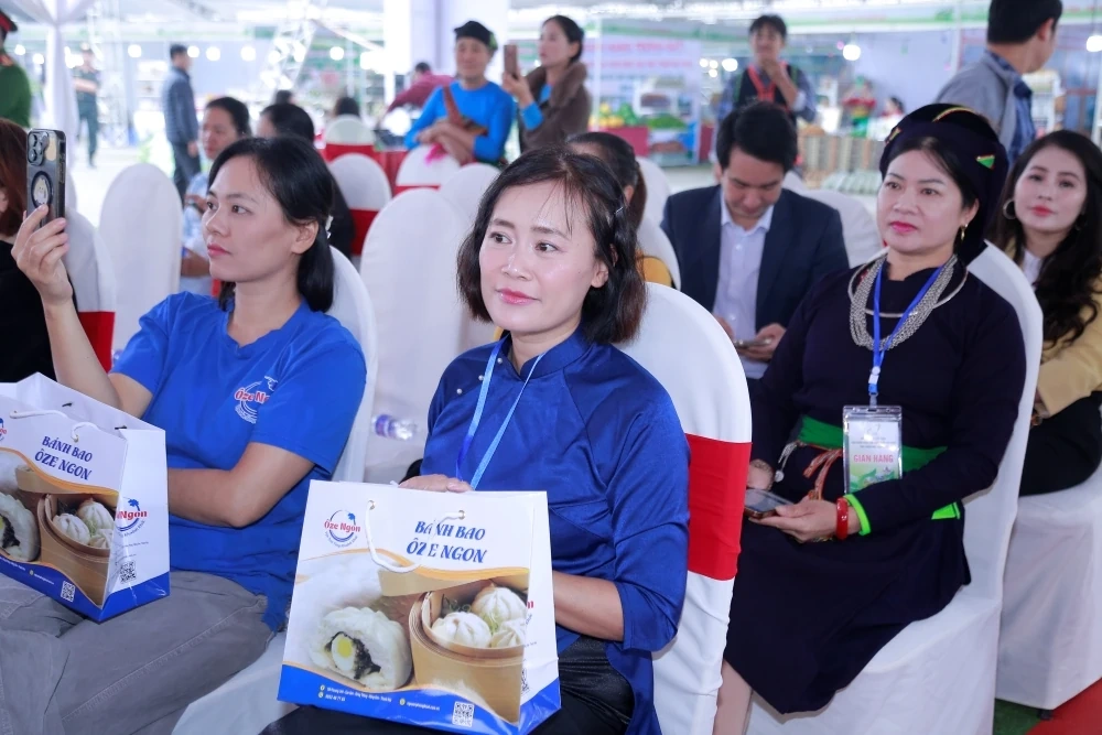 Khai trương trưng bày, giới thiệu sản phẩm nông sản, thực phẩm an toàn tỉnh Thanh Hóa năm 2025