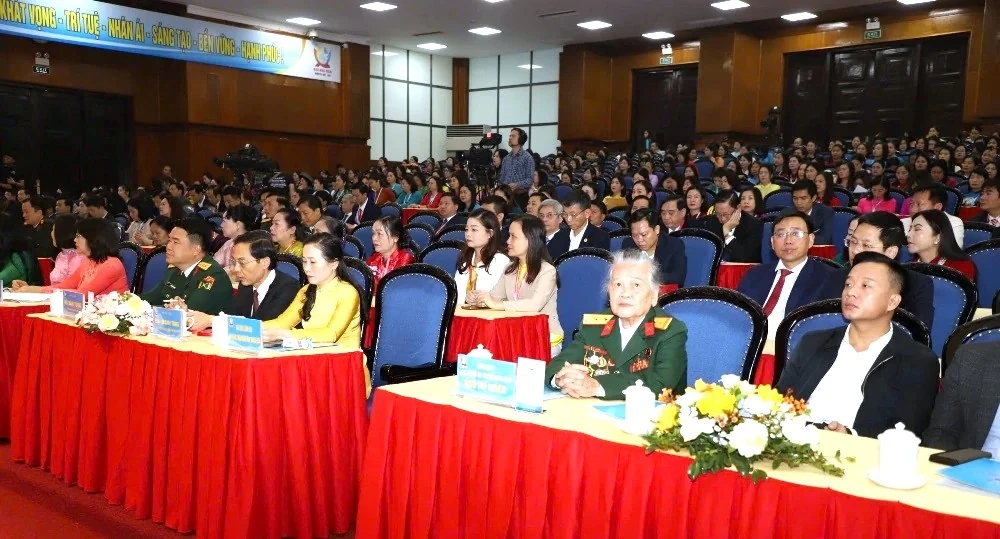 Phụ nữ Thanh Hóa phát huy truyền thống, chung tay xây dựng quê hương giàu đẹp, văn minh, hạnh phúc