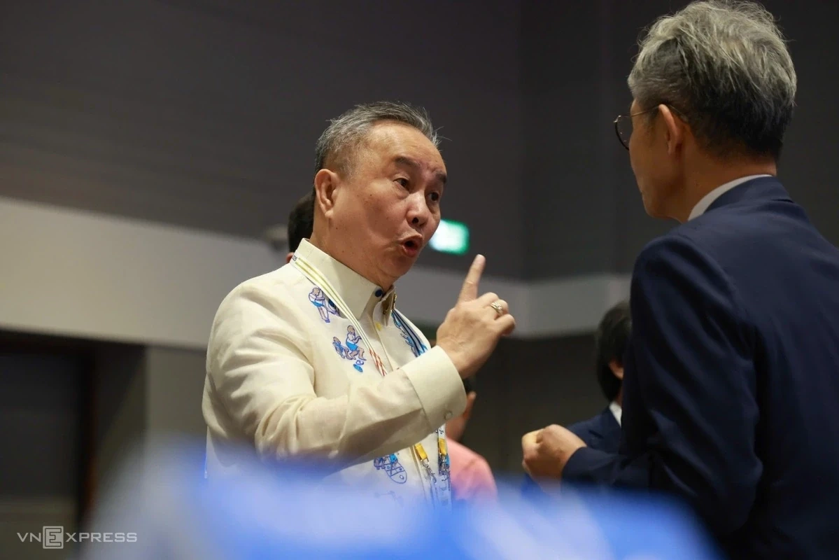 HLV Kim Sang Sik tính dùng “Lamine Yamal xứ Thanh”?; Ngày đầu SEA Games 33 hỗn loạn những sai sót