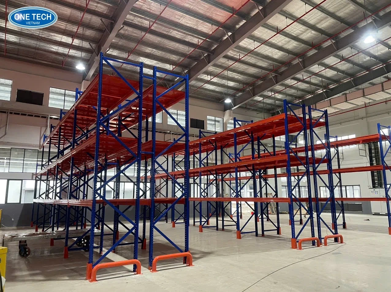 Doanh nghiệp ưu tiên chuẩn hóa kho bãi: Kệ công nghiệp hạng nặng trở thành “xương sống” vận hành – One Tech đẩy mạnh cung ứng trên toàn quốc