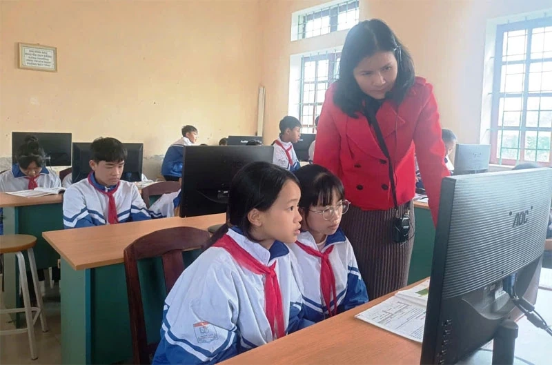 Xây dựng khung năng lực số cho giáo viên và học sinh