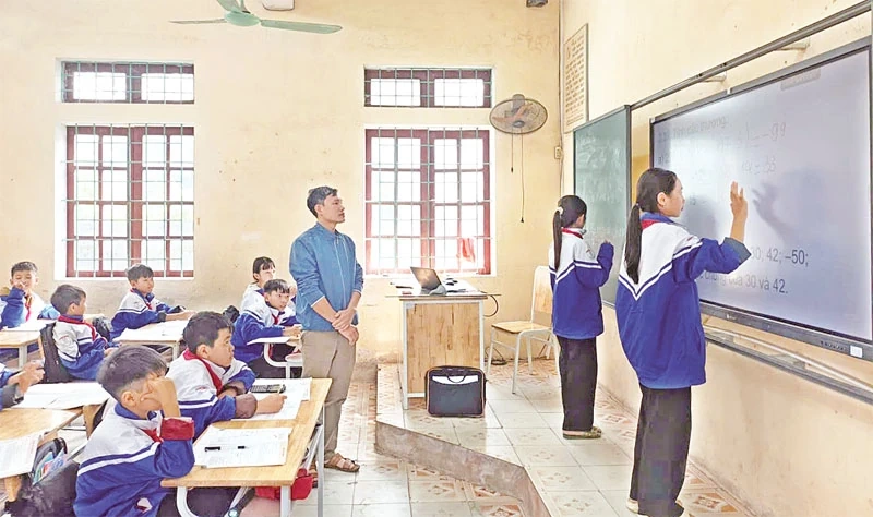 Xây dựng khung năng lực số cho giáo viên và học sinh